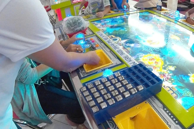 Chỉ nên khóa mục tiêu lớn khi boss đi vào vùng bắn đẹp và ít cạnh tranh.